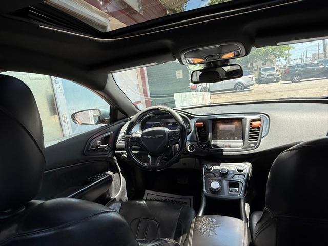 2015 Chrysler 200