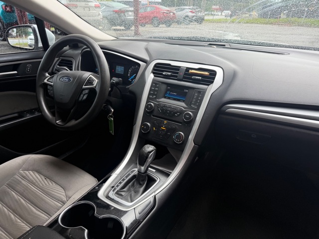 2016 Ford FUSION S