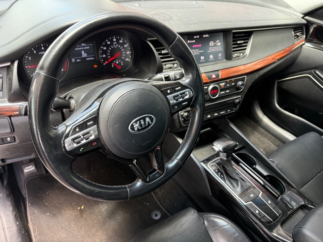 2017 Kia CADENZA PREMIUM