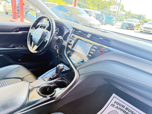 2019 Toyota CAMRY SE