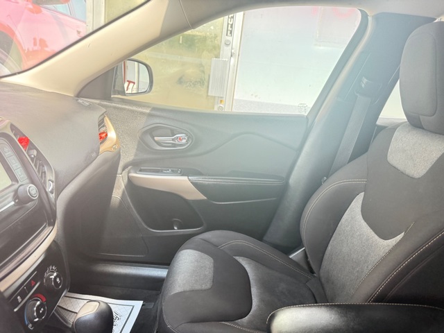 2018 Jeep CHEROKEE