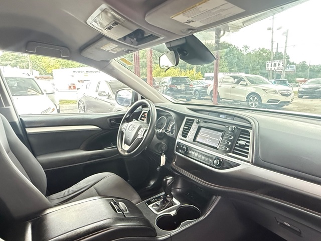 2017 Toyota HIGHLANDER LE
