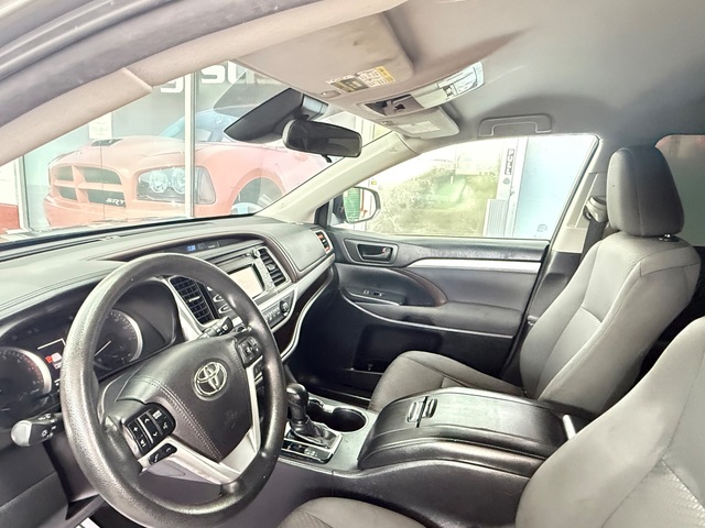 2017 Toyota HIGHLANDER LE