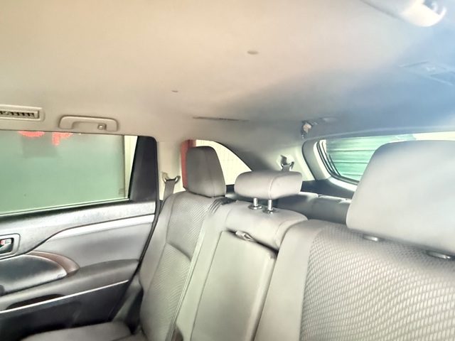 2017 Toyota HIGHLANDER LE