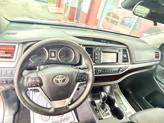 2017 Toyota HIGHLANDER LE