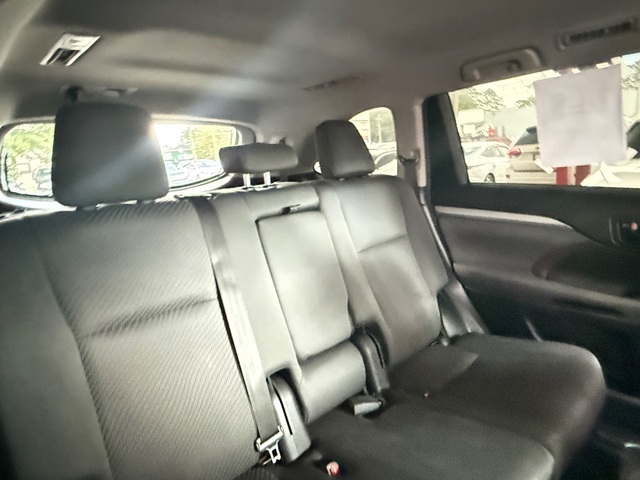 2017 Toyota HIGHLANDER LE