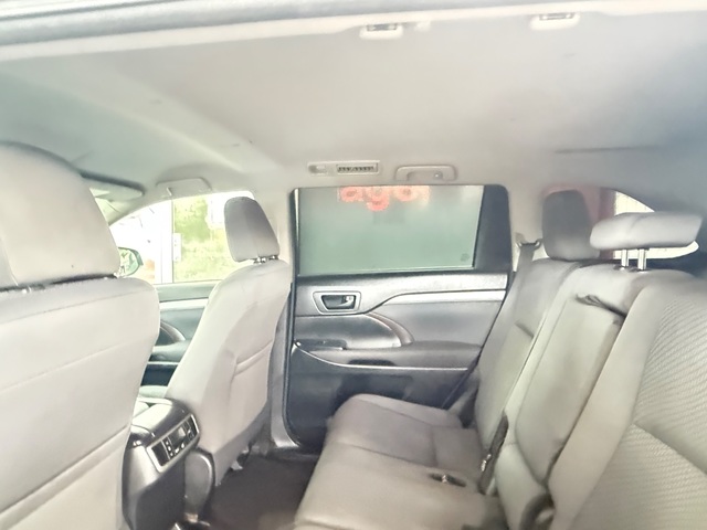 2017 Toyota HIGHLANDER LE