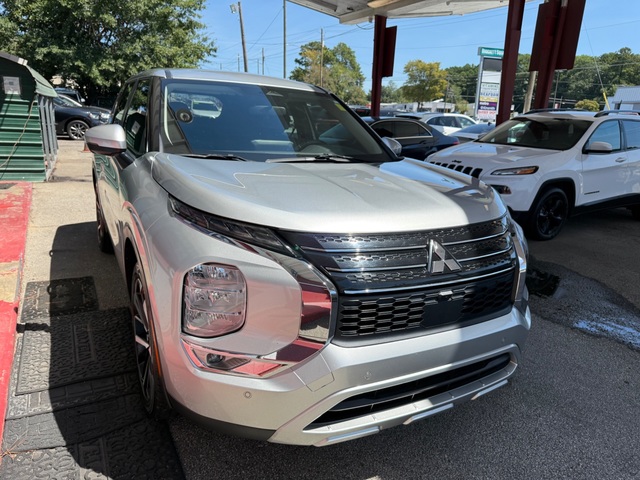 2022 Mitsubishi OUTLANDER LAUNCH EDITION