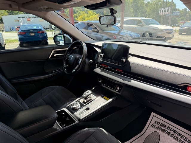 2022 Mitsubishi OUTLANDER LAUNCH EDITION