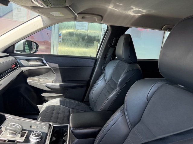 2022 Mitsubishi OUTLANDER LAUNCH EDITION