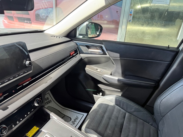 2022 Mitsubishi OUTLANDER LAUNCH EDITION