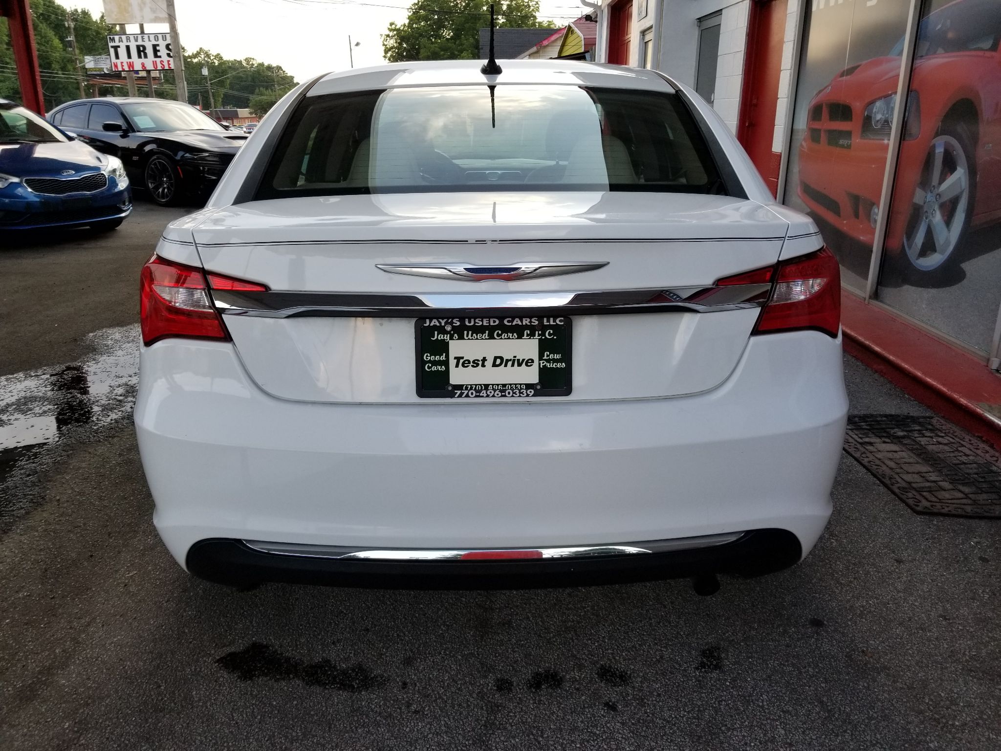 Chrysler 200: Loading Chrysler 200: Loading